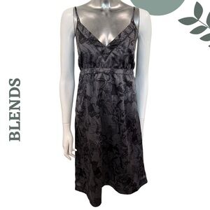 🛍️ Blends Rumi Dress in Black Grey Graphic Print Spaghetti Strap Size Small